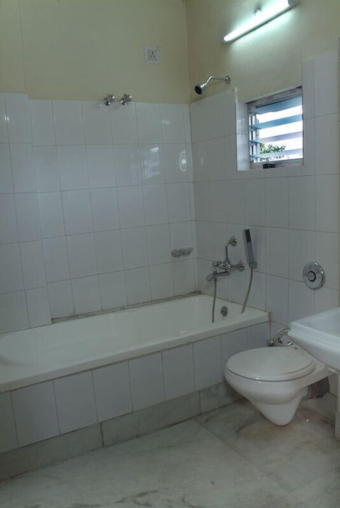 Super Deluxe Room With Ac photo 2