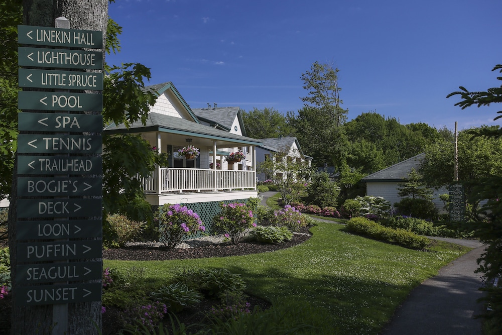 Deluxe Room, Multiple Beds, Balcony, Garden View (Lodge - Woodland View ADA King)