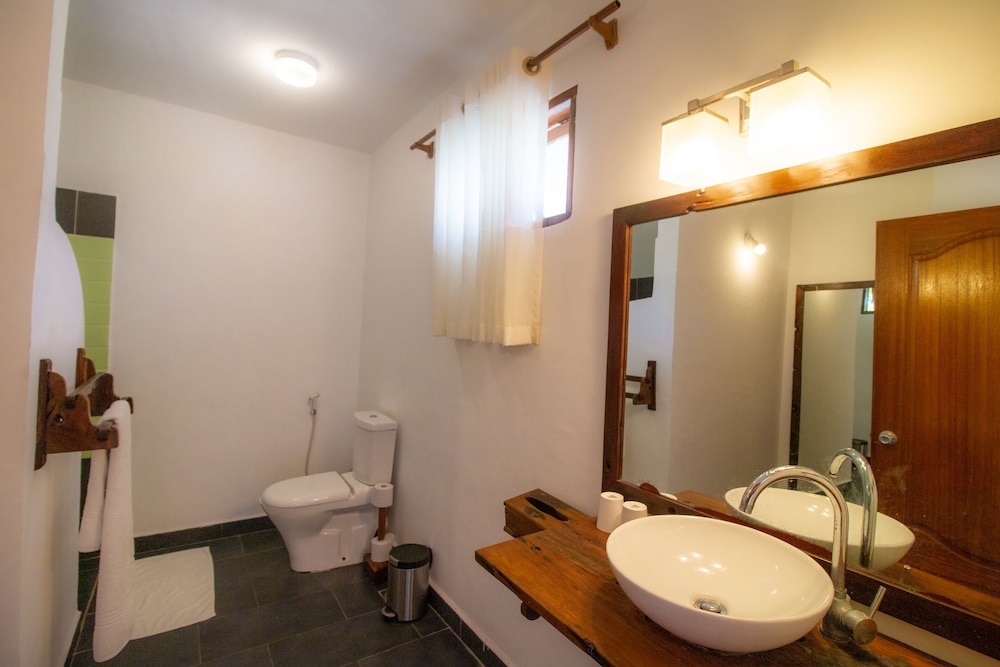 Standard Room, Sea View thumbnail 6