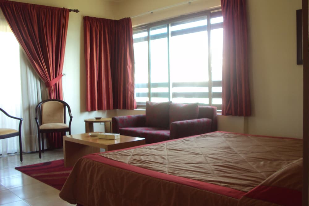 Junior Suite, 1 Bedroom, Bathtub, Mountainside