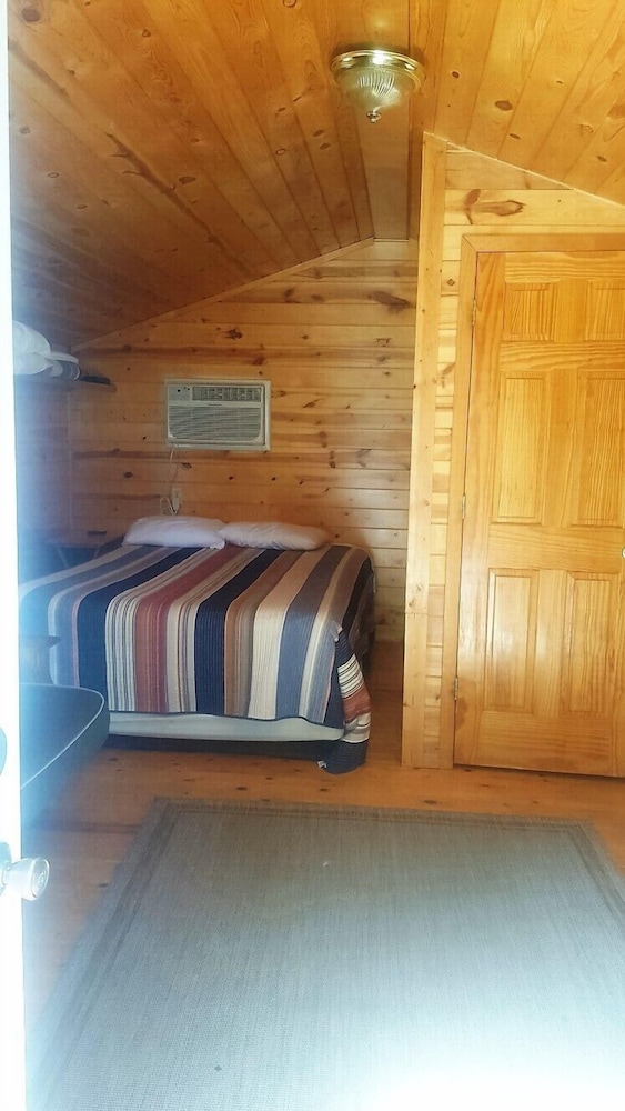 Economy Cabin, Private Bathroom (Cabin 9) photo 1
