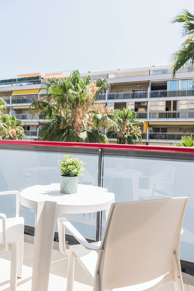 Standard Room, Balcony, Pool View - Photo 9