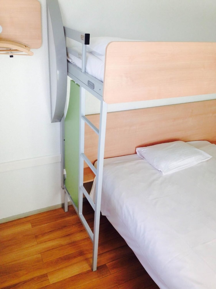Triple Room, 3 Twin Beds photo 2