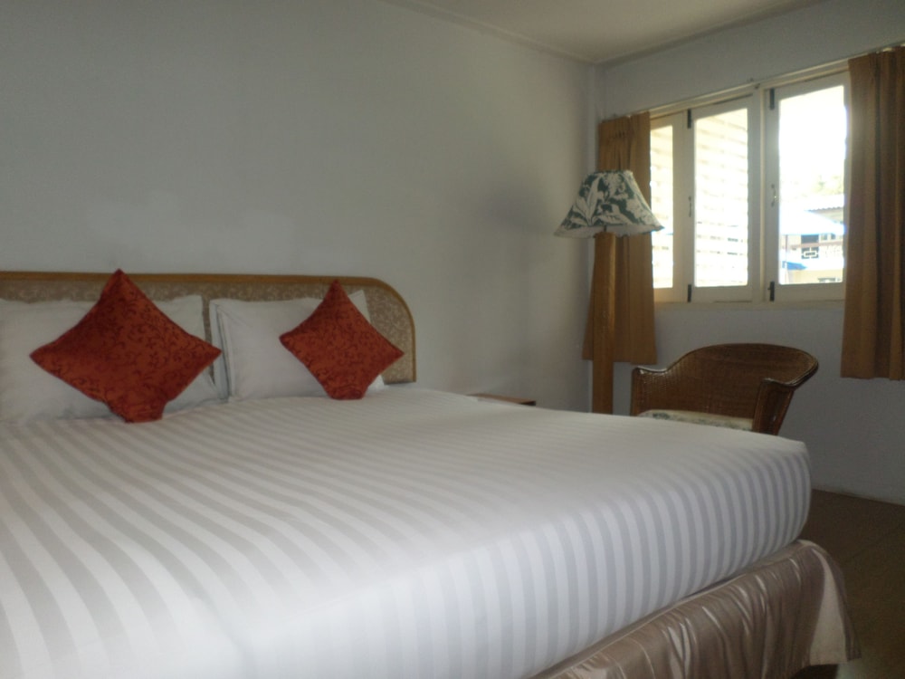 Superior Room, Pool View