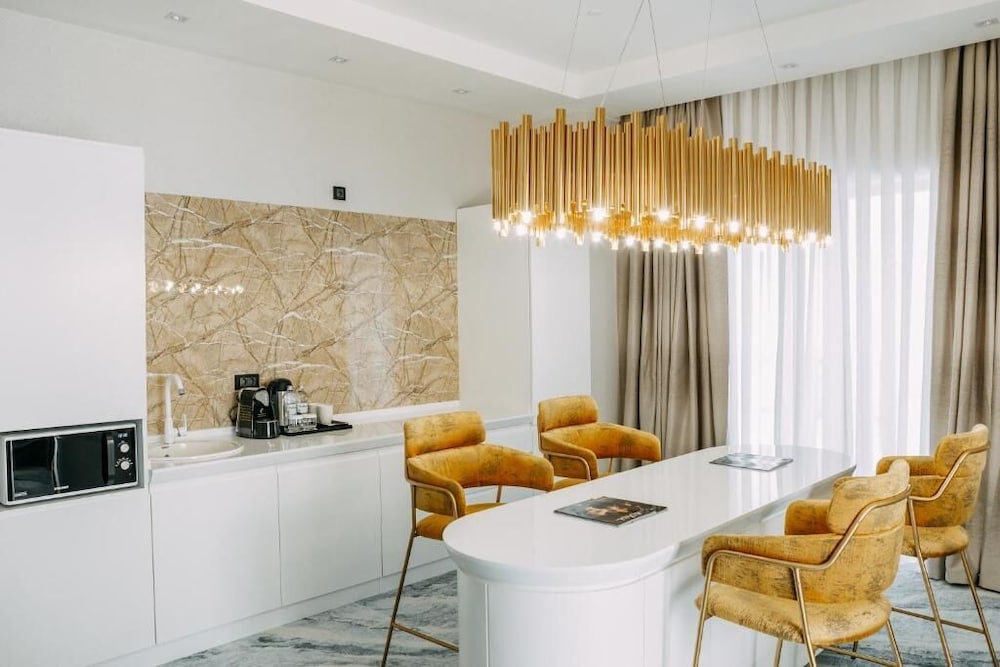 Luxury Suite photo 3