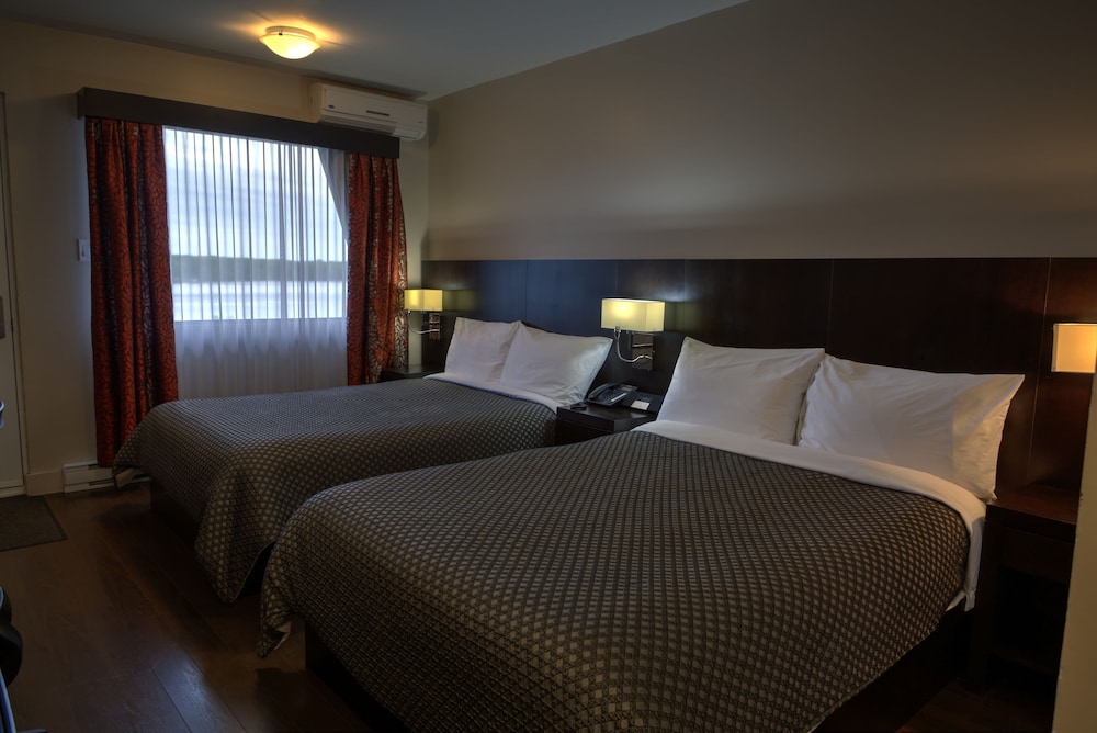 Economy Double Room, 2 Double Beds, River View photo 1