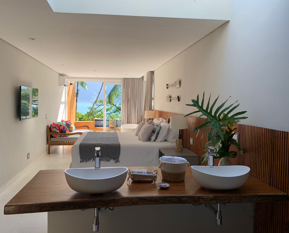 Premium Room, 1 King Bed, Ocean View photo 3
