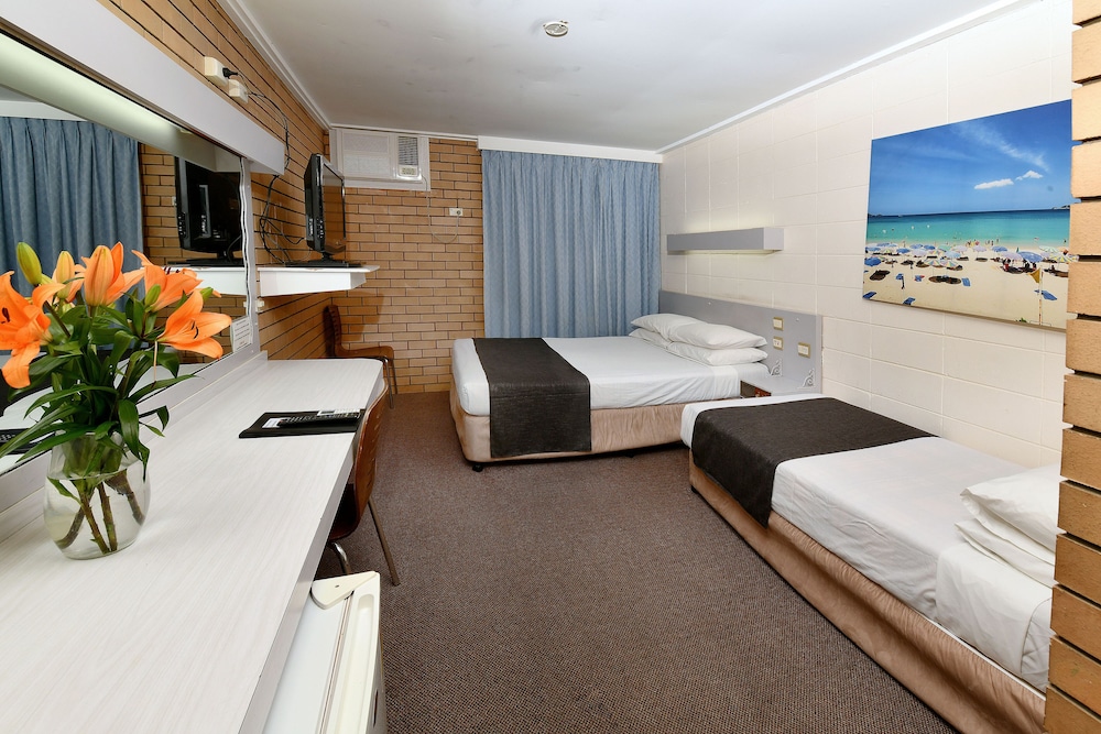 Economy Twin Room photo 3