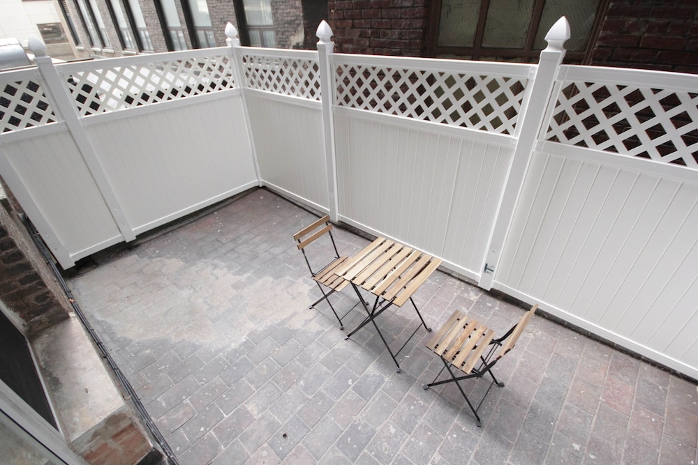 Patio Studio #9 photo 2