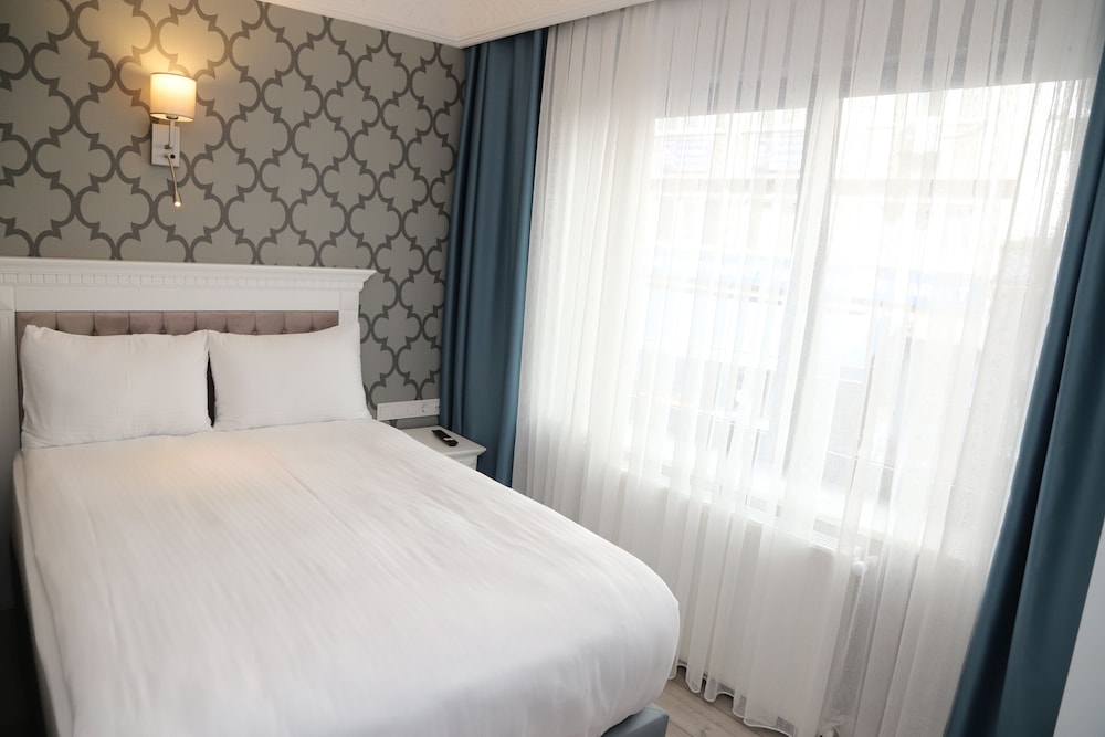 Deluxe Double or Twin Room photo 3