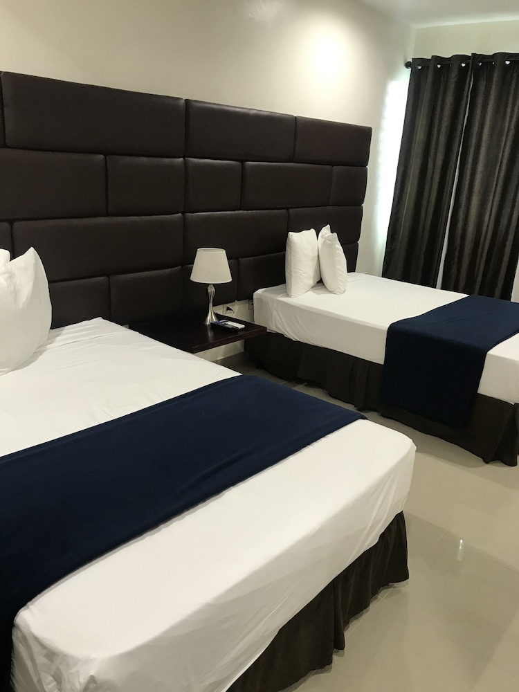 Standard Room, 2 Double Beds photo 2