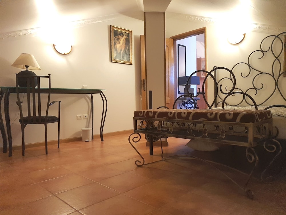 Luxury Penthouse, 3 Bedrooms, Pool View