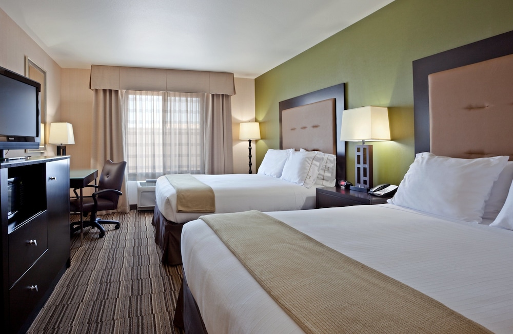 Suite, Multiple Beds - Photo 1