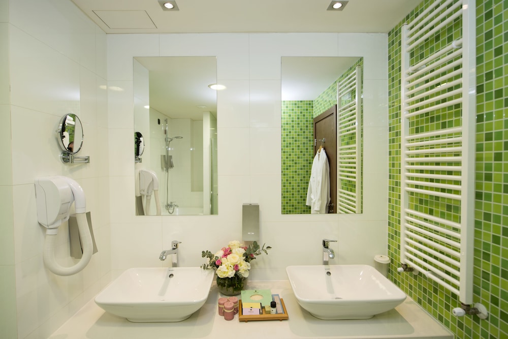 Standard Double Or Twin Room - Photo 4