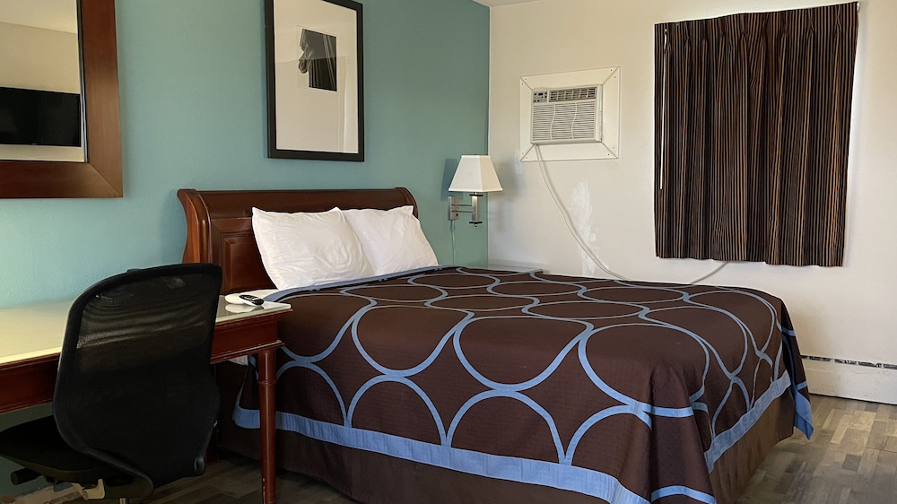 Standard Room, 1 Queen Bed, Non Smoking photo 2