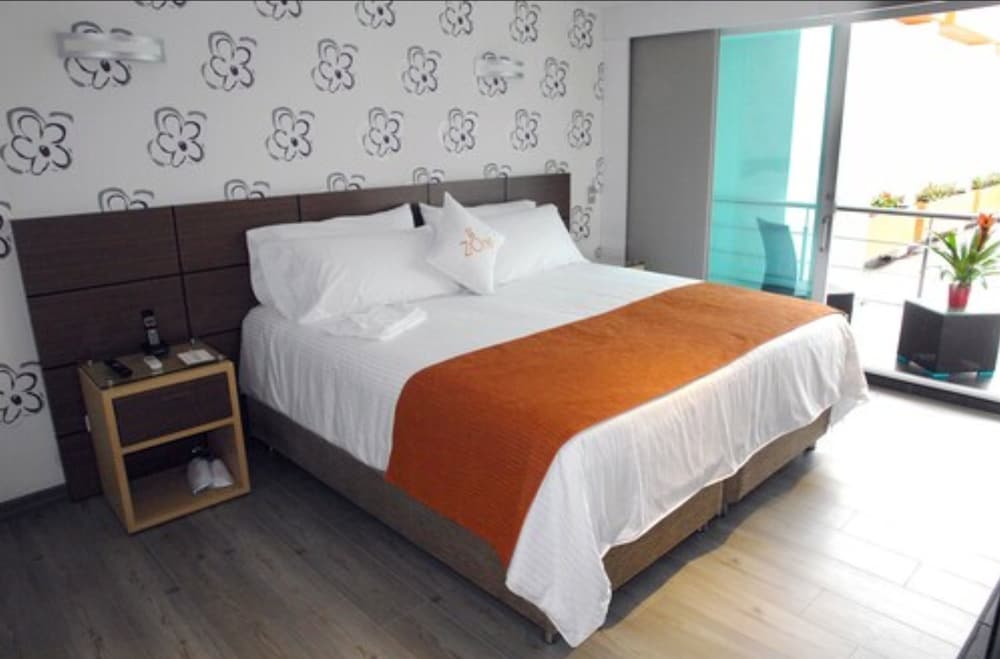 Deluxe Room - Photo 7
