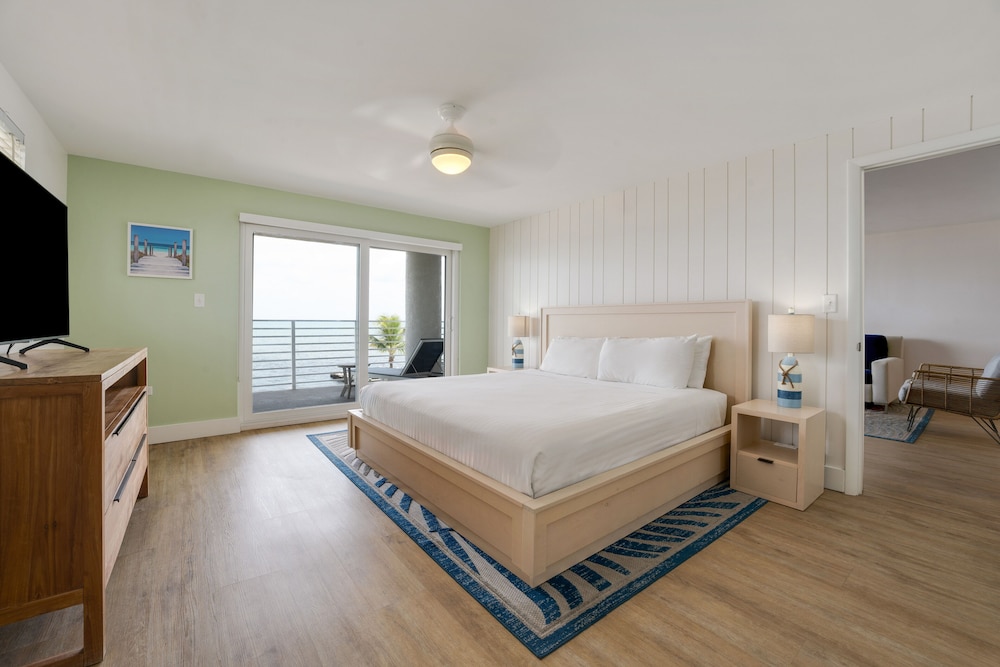 Oceanview Two-Bedroom Suite photo 3
