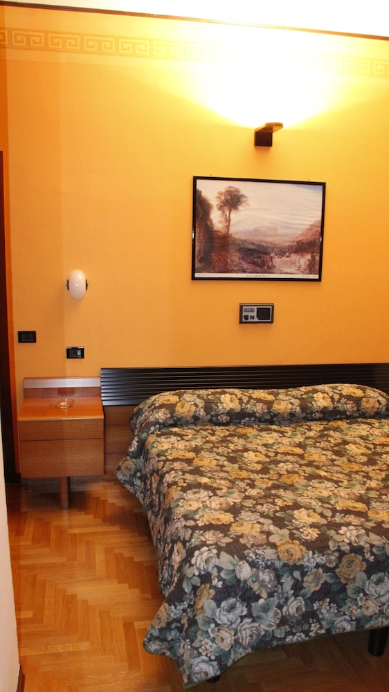 Economy Room photo 2