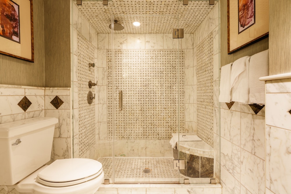 Executive Suite, 1 King Bed (Governor's Suite) - Photo 3
