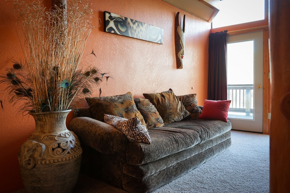 1. Mt. Princeton Room photo 3
