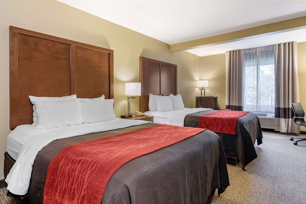 Standard Room, 2 Queen Beds, Non Smoking - Photo 1