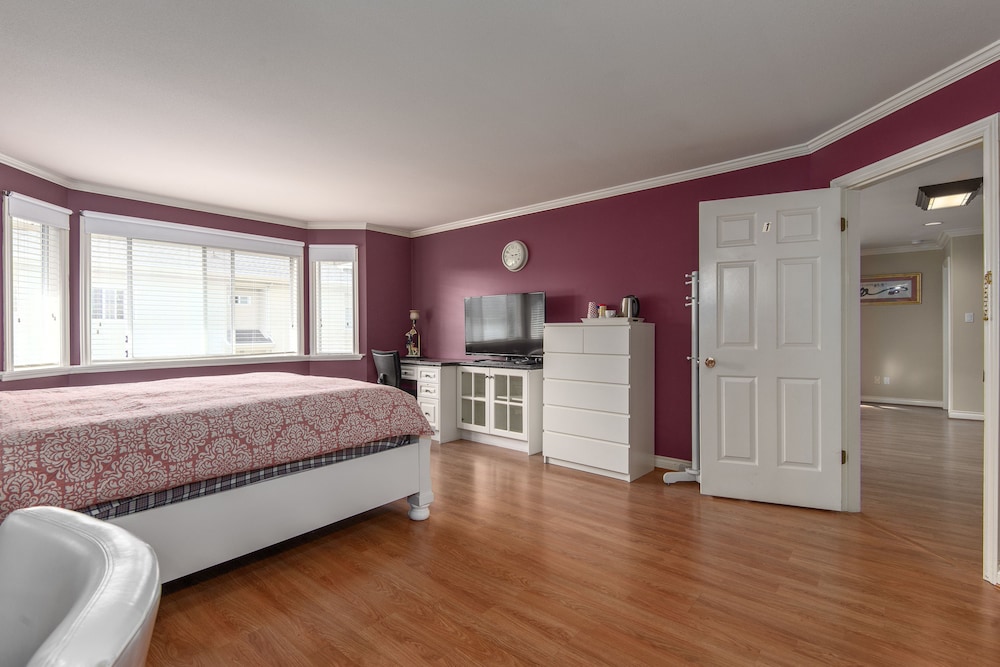 Room, 1 King Bed photo 3