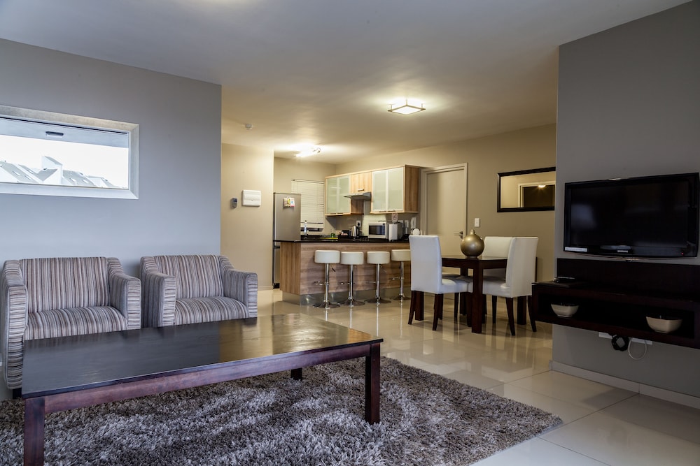 Luxury Suite, 2 Bedrooms - Photo 5