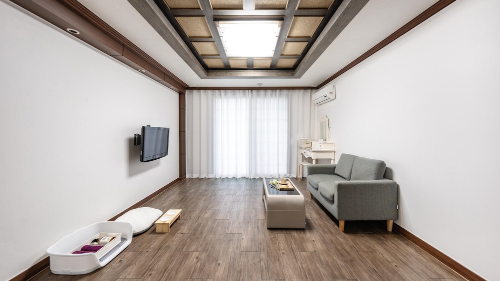 Basic Room, 1 Bedroom (Room 201(Pet, BBQ)) photo 3