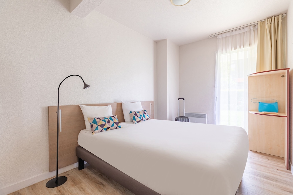 Standard Apartment, 2 Bedrooms - Photo 2