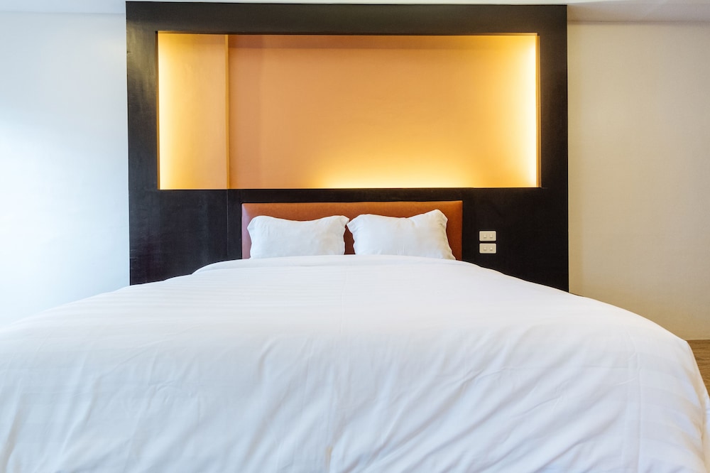 Superior Room, 1 Queen Bed - Photo 9