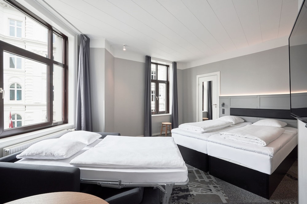 Standard Room, 1 King Bed with Sofa bed