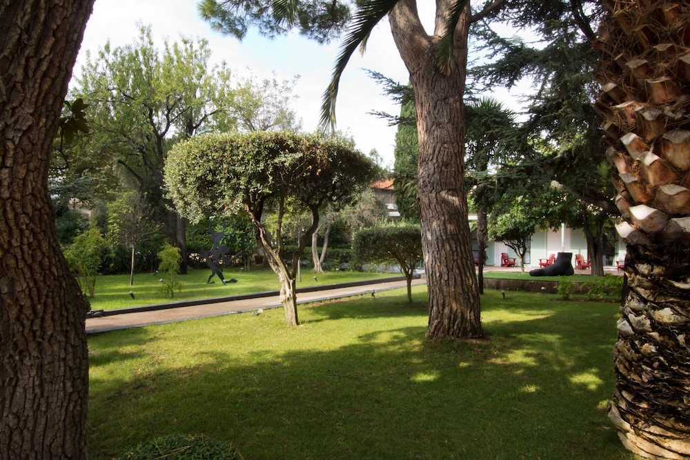 Privilege, Room, 1 Double Bed, Patio, Garden View - Photo 8