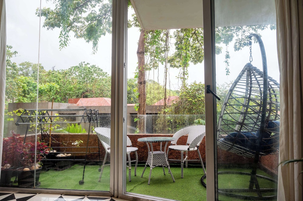 Superior Apartment, Balcony, Pool View photo 3
