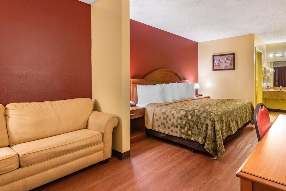 Suite, 1 King Bed with Sofa bed, Non Smoking (2 Person Sofa Bed) photo 1