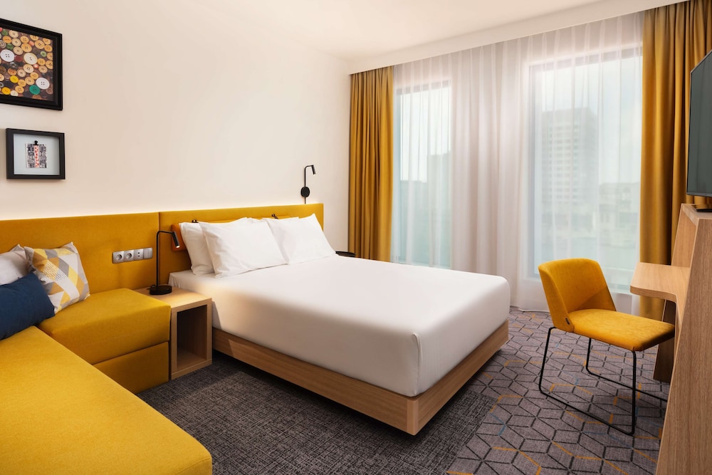 Room, 1 King Bed, City View - Photo 4