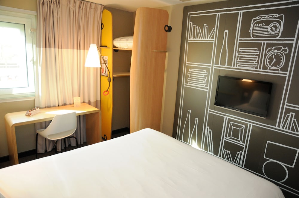 Room, 1 Double Bed - Photo 3
