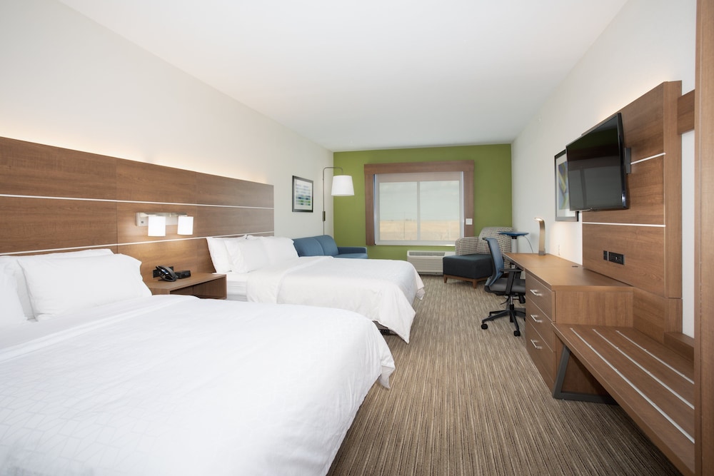 Suite, 2 Queen Beds - Photo 6