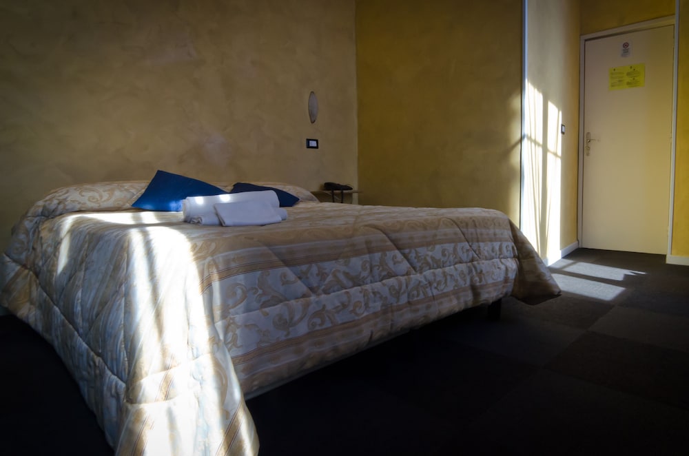 Triple Room - Photo 1