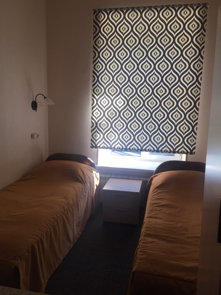 Studio, 2 Twin Beds