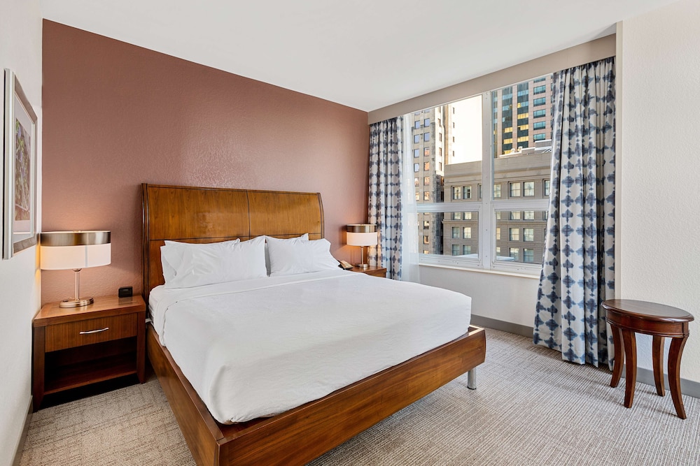 Room, 1 King Bed, Accessible, Bathtub, City View photo 3