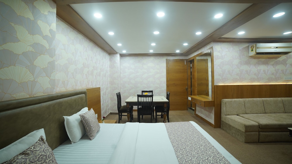 Studio Suite - Photo 4