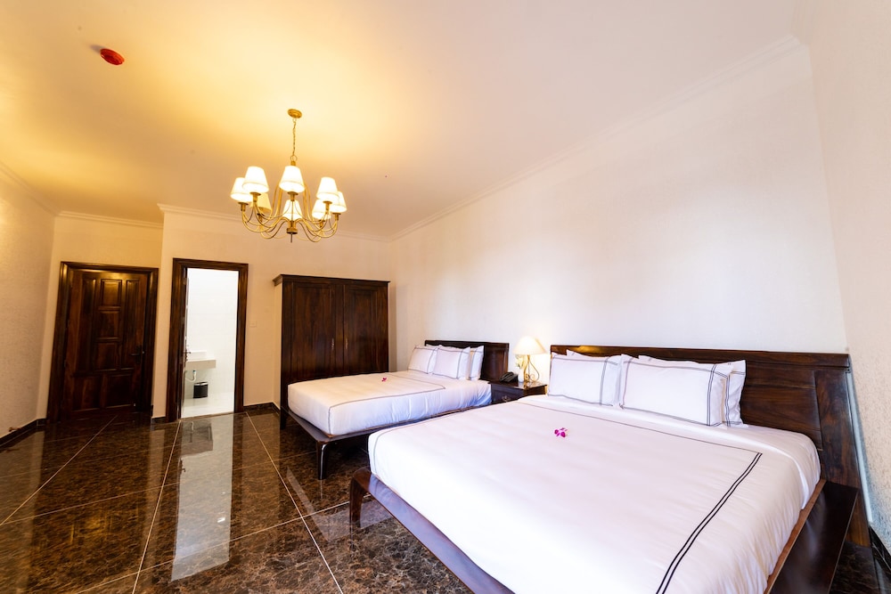 Deluxe Family Room