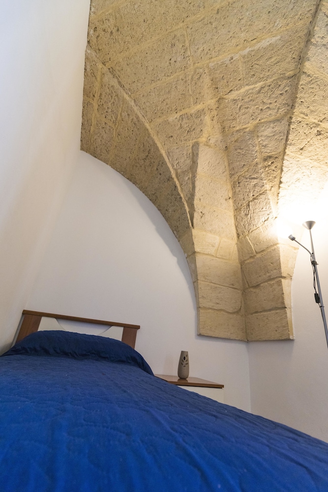 Double Room Single Use, Shared Bathroom