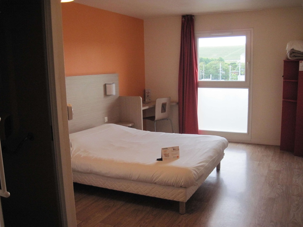 Standard Room, 1 Double Bed - Photo 5