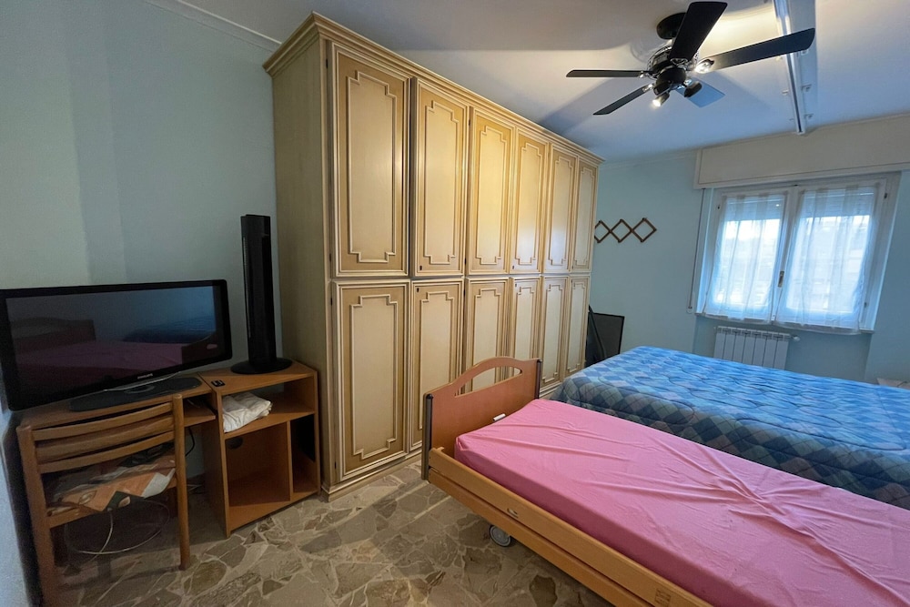 Family Apartment, Multiple Bedrooms, Mountainside (La Pietra sul Mare)