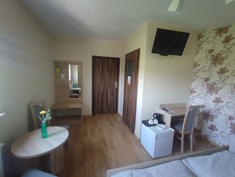 Comfort Apartment, 1 King Bed, Non Smoking, Refrigerator photo 2