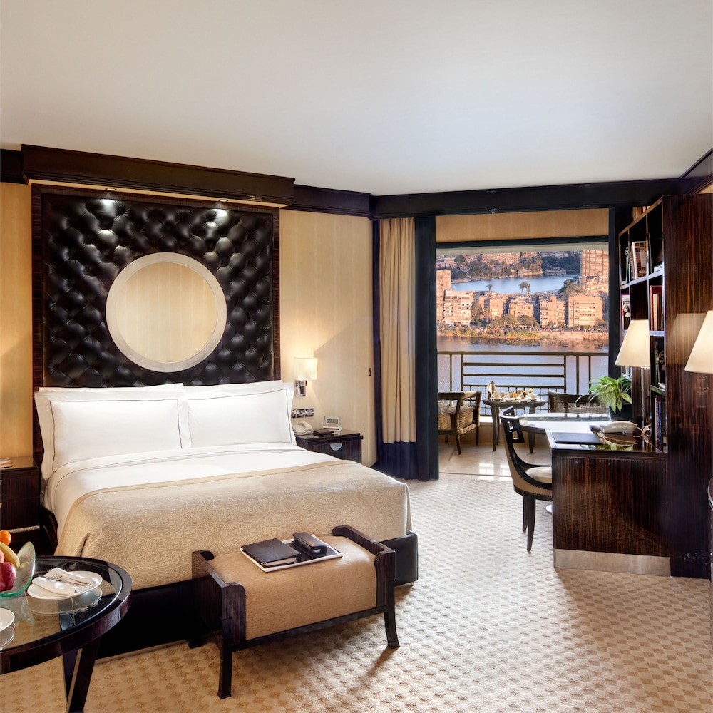 Fairmont Gold, Signature Room