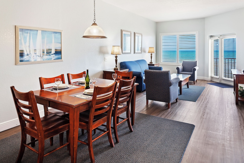 Condo, 2 Bedrooms, Partial Ocean View photo 2