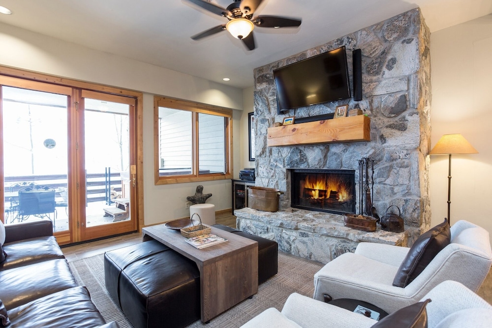 Condo, 2 Bedrooms