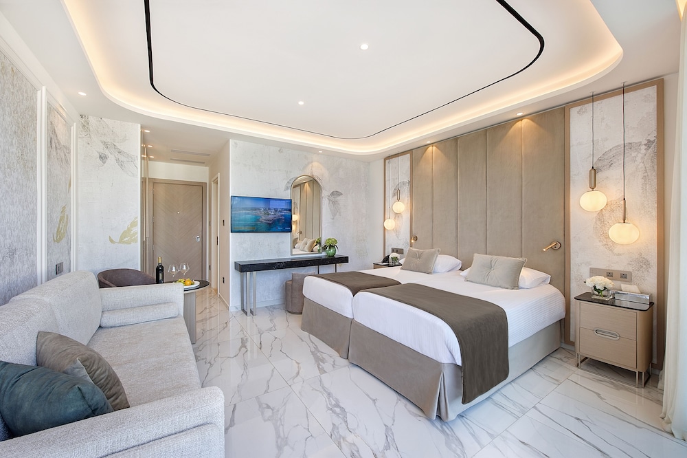 Premium Double Room - Photo 1